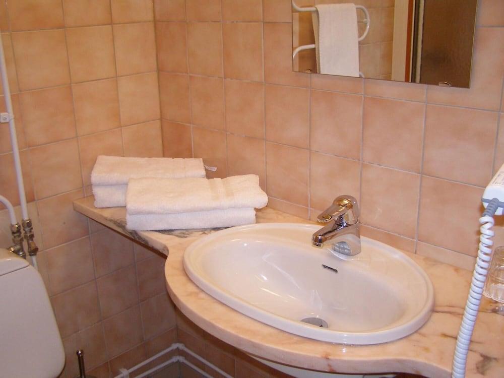 Hotel Victoria Пярну Екстер'єр фото