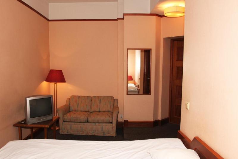 Hotel Victoria Пярну Екстер'єр фото